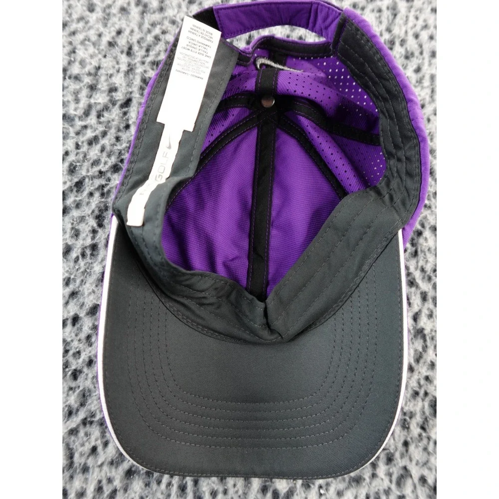 Nike Golf Hat Cap Strapback Purple 510603-541 SAMPLE Silver Embroider Ventilated